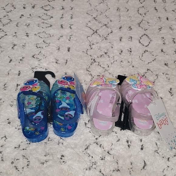 Baby shark and sisney bundle jelly sandals - Picture 2 of 3